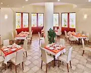 מלון Flora Park 4*