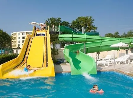 מלון Flora Park