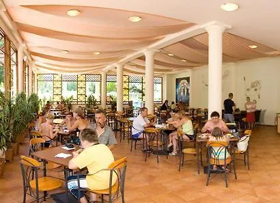 מלון Flora Park סאני ביץ'