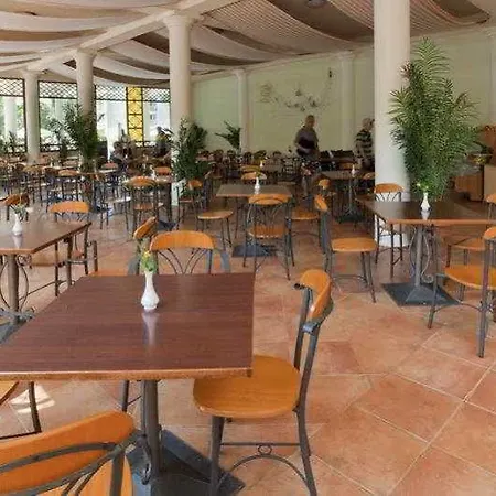 מלון Flora Park סאני ביץ'